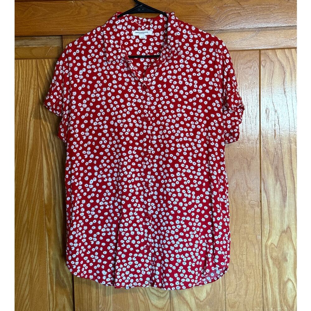 Women's BeachLunchLounge Daisy Print Button-Up Blouse, Small